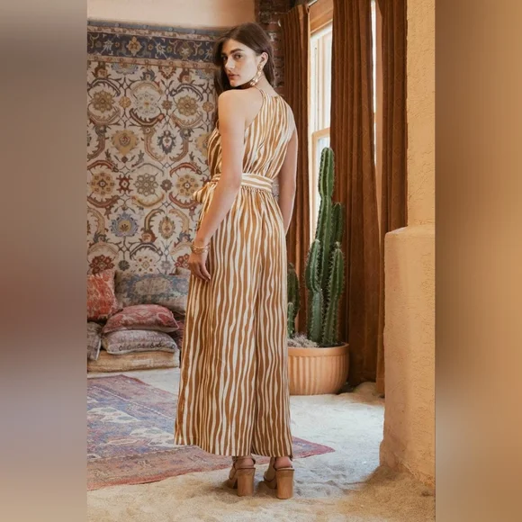 Blu Pepper Caramel Abstract Stripe Halter Neck Belted Jumpsuit - Picture 7 of 8
